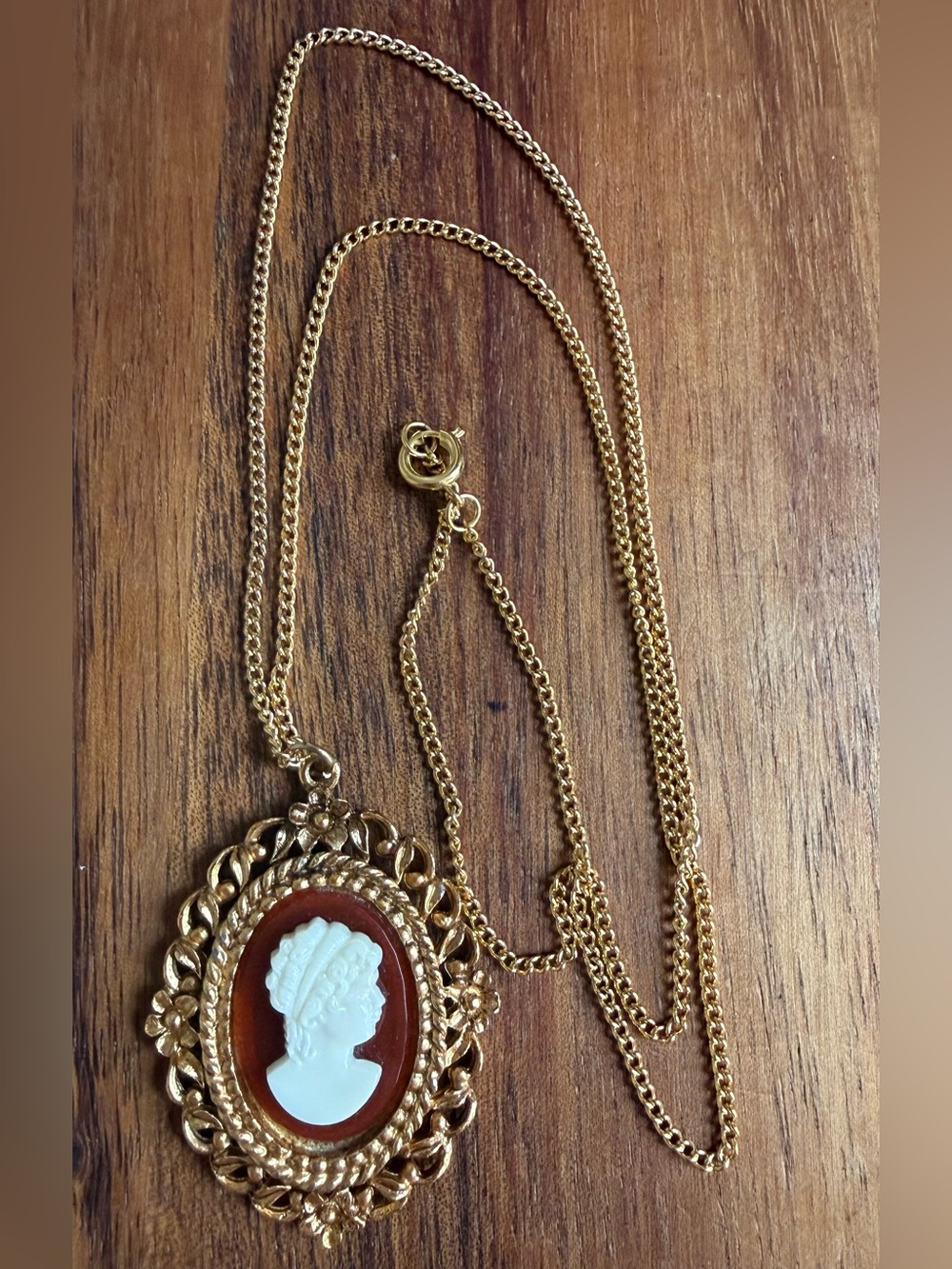 Vintage Gold Tone Lady Face Cameo Necklace White Floral Ornate
